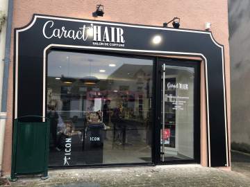 Devanture du salon de coiffure Caract'Hair